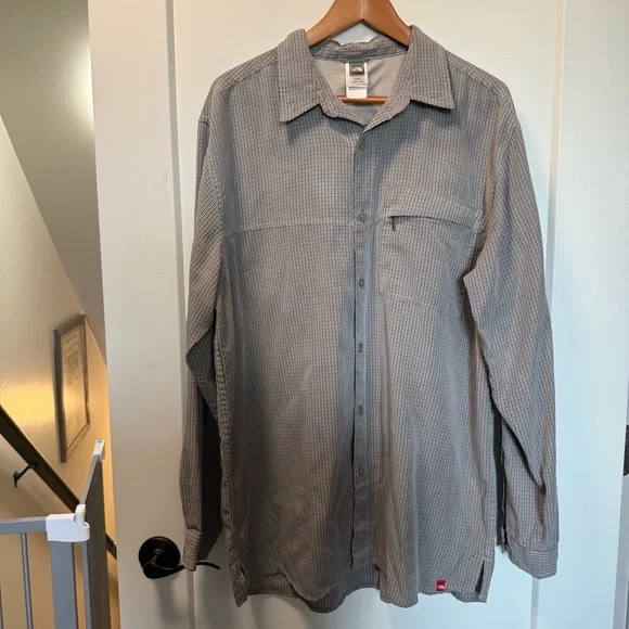 The North Face Men's Long Sleeve Windowpane Plaid Check Button‎ Down Grey Shirt