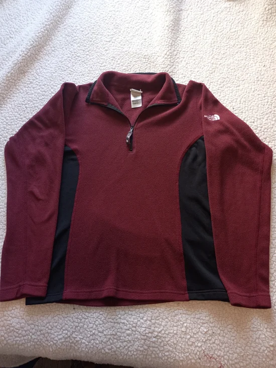 The North Face Men’s Half-Zip Fleece Pullover - Burgundy/Black