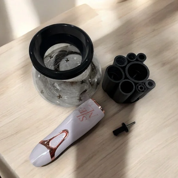 Makeup brush cleaner