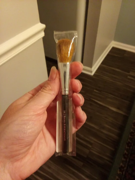 Bare Essentials Powder Brush - Brown Bristles