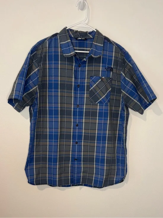 The North Face Men’s XL Plaid Short Sleeve Button-Up Hiking Shirt Blue Gray