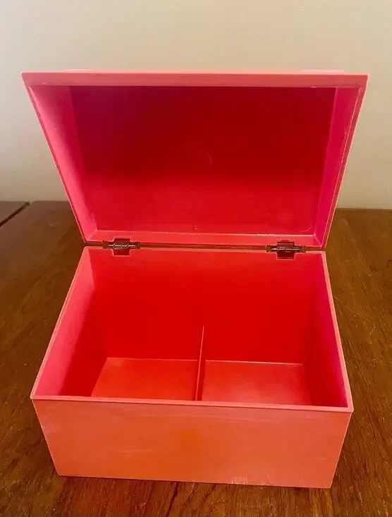 Vintage Recipe Box Betty Crocker 70’s Recipe Card Library Red/Orange Box
