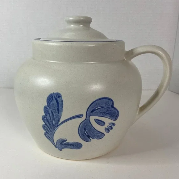 Pfaltzgraff Yorktowne Stoneware Pitcher Cookie Jar w/Lid Blue Floral Vintage USA
