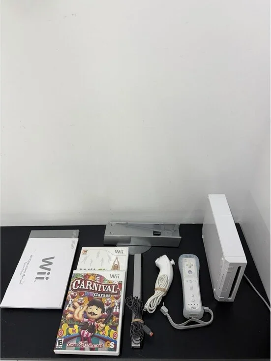 Nintendo Wii RVL-001 Console Bundle W/ Controller, Nunchuck, Power Cable, 1 Game