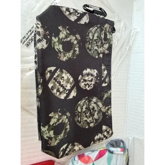 Thirty-One Clear Clip Pouch Play Ball Camo Sports 9733 Carabiner Thermal Bag NEW