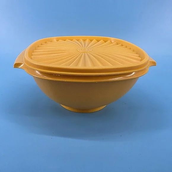Vintage Tupperware Servalier 8