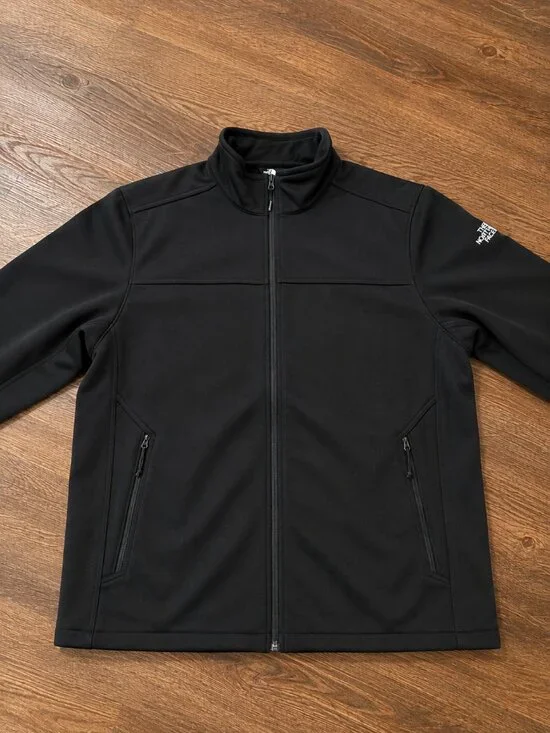 The North Face Softshell Black Full Zip Jacket  NEW WITHOUT TAG