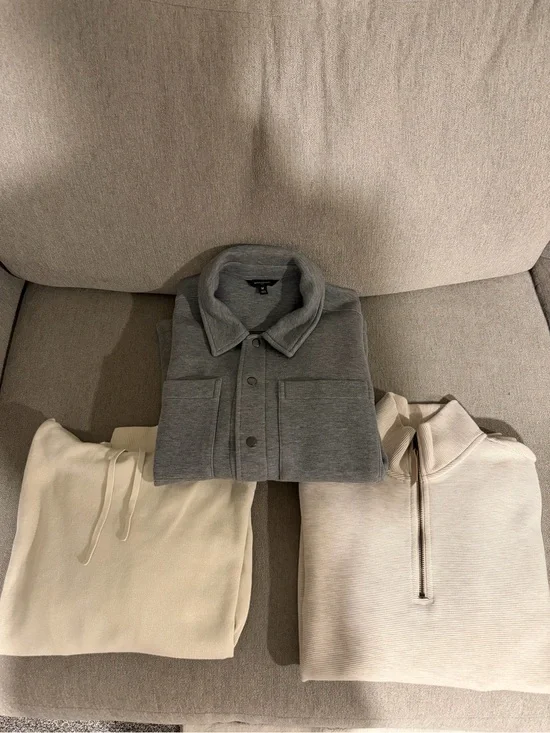 Men’s Banana Republic Lot- Medium & Large