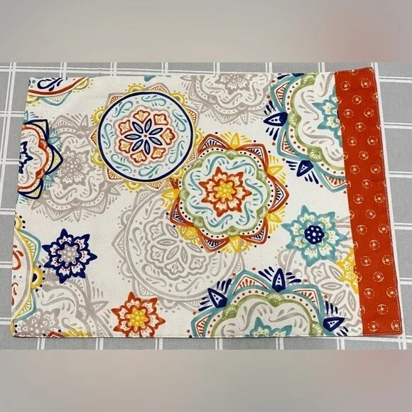 Set of 4) cloth placemats beautiful vibrant colors and a sturdy durable fabric