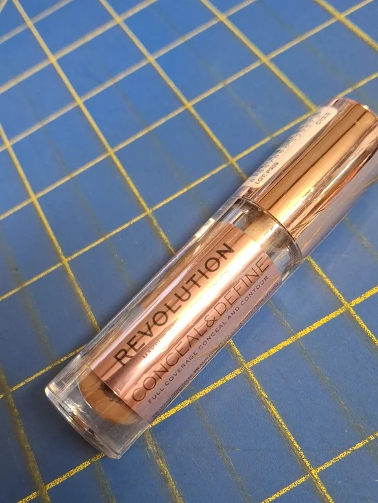 Revolution Conceal & Correct 4g New Sealed Tube 13.5