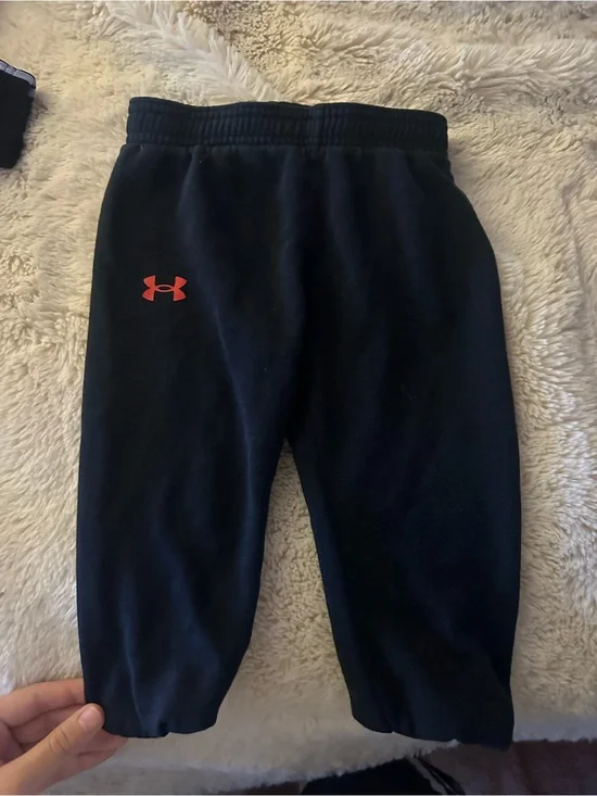 Under Armour Kids Black Jogger Pants with Red Logo size 18M