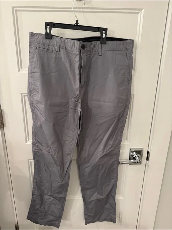 Banana Republic Men's Gray Chinos - Straight Fit