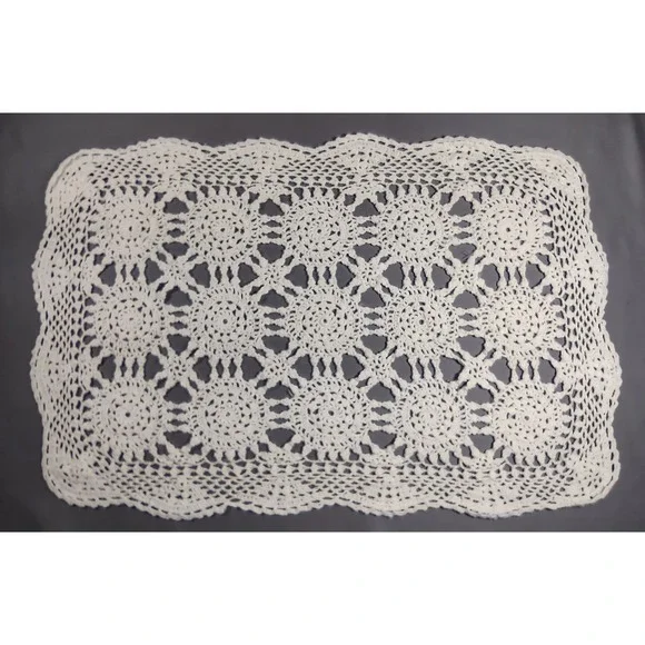 Vtg handmade crochet cotton doilie, cream, 12