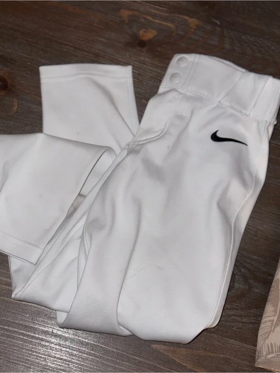 Nike White Kids Athletic Leggings with Black Swoosh