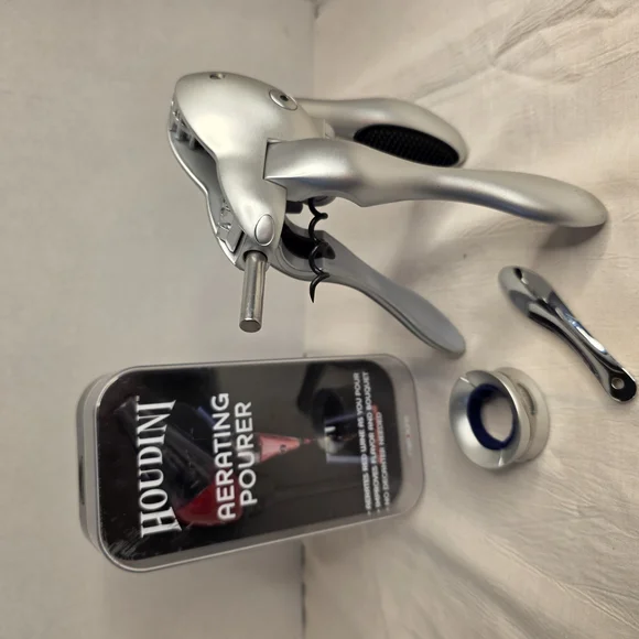 Metrokane Rabbit Corkscrew‎ And Houdini Silver Aerating Pourer Set