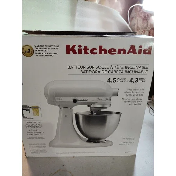 KitchenAid Classic Series K455 4.5 Quart Tilt-Head Stand Mixer - White 858