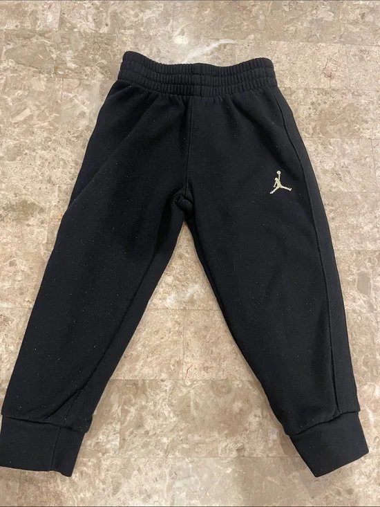Jordan Kids Black Jogger Sweatpants with Gold Jumpman