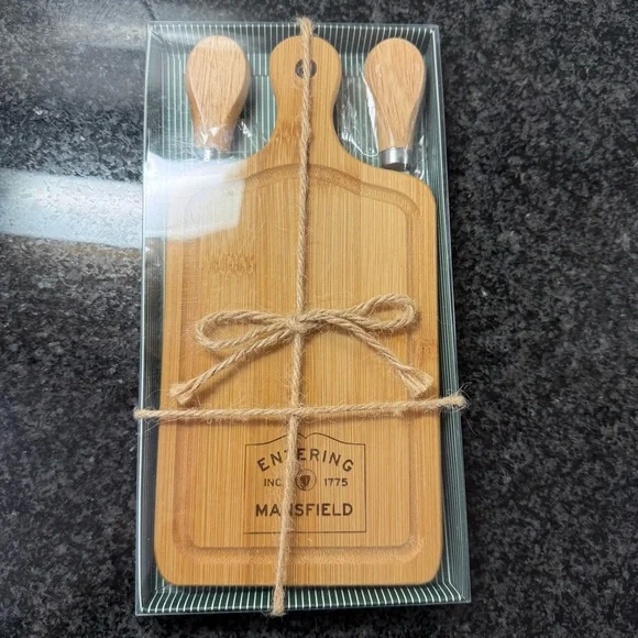 “Entering Mansfield” Cheese Board Set with Knives
