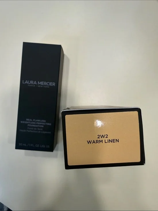 Laura Mercier Real Flawless Foundation - 2W2 Warm Linen