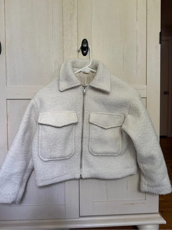 H&M cropped cream girls felted shacket zipper jacket size 9-10 years