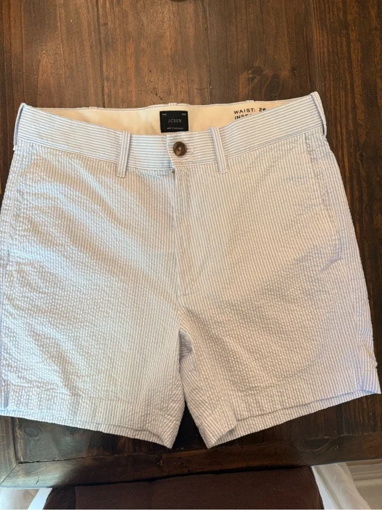 J. Crew Men’s Light Blue and White Seersucker Flat Front Shorts size 28