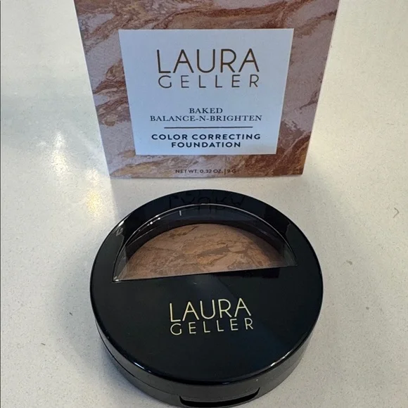 Laura Geller Baked Balance-N-Brighten Foundation - Tan