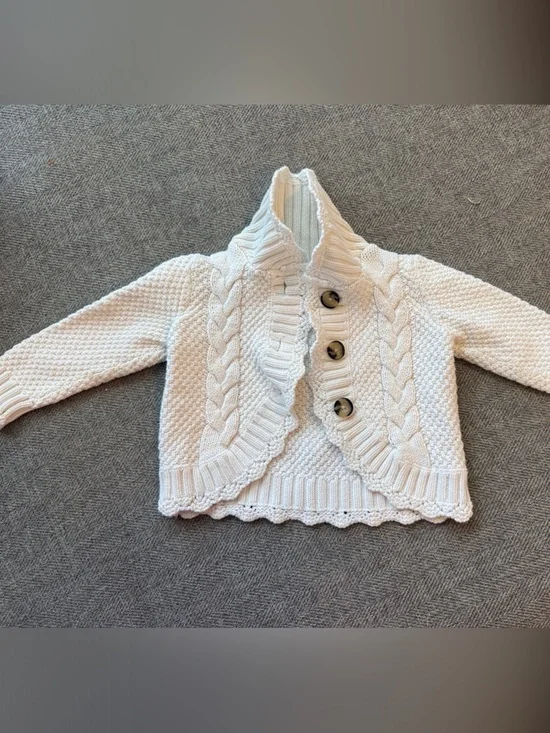 Maggie & Zoe Cream Cable Knit Scallop-Edge Cardigan