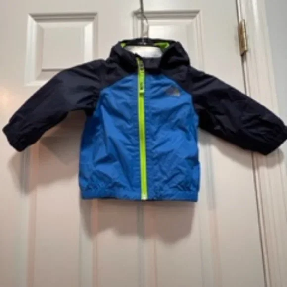 THe north face kids 6-12 months rain jacket with hoodie nwot
