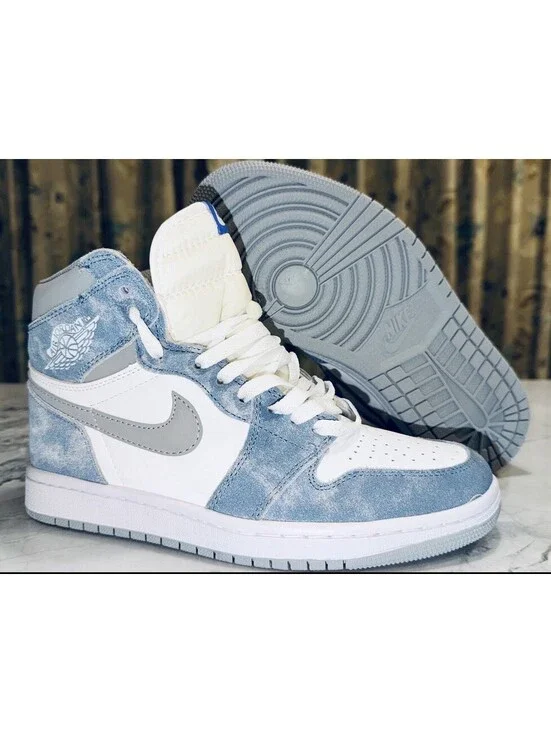 Size 8 - Jordan 1 Retro OG High Hyper Royal