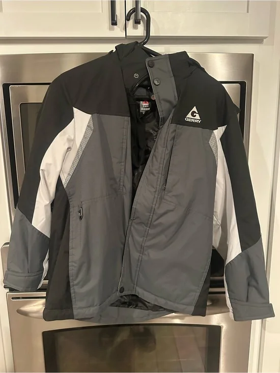 Gerry Weber boys Gray, Black & White Insulated Ski Jacket