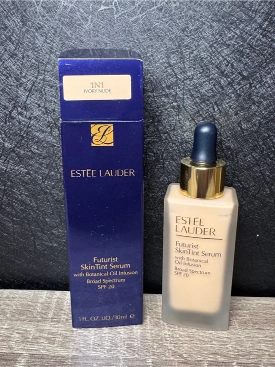 Estee Lauder Futurist SkinTint Serum Foundation SPF20 - 1N1 Ivory Nude 30ml NIB