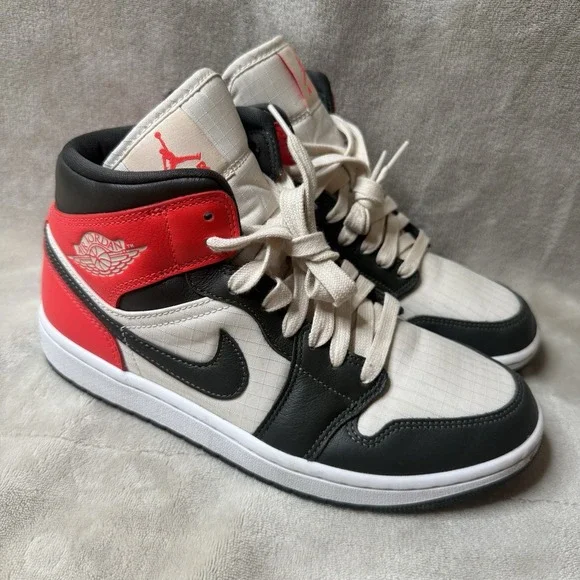Sz 8W Women's / 6.5 Men's Air Jordan 1 Mid SE Newsprint Orewood Red AJ Black