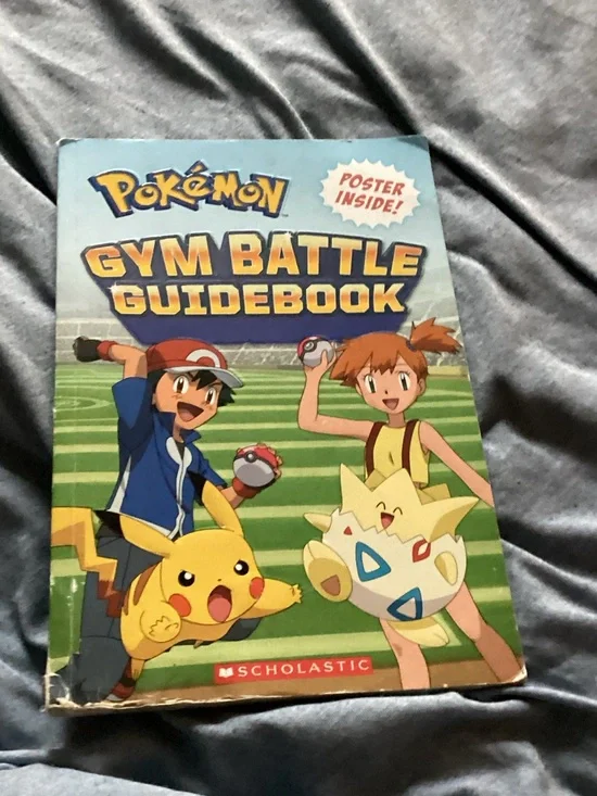 Pokémon Gym Battle Guidebook - Blue & Green Cover by Scholastic