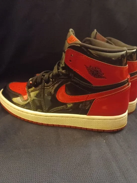 Nike Air Jordan 1 Retro High OG Bred Patent Leather Black Red Size 8