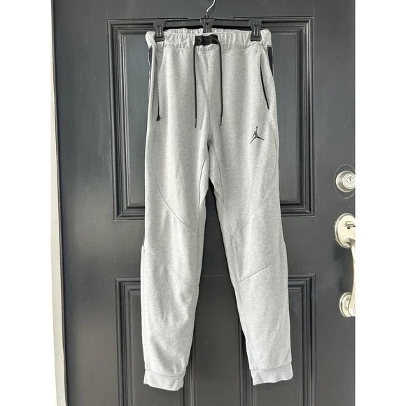 Air Jordan Men's Medium Slim Fit Sweatpants Gray