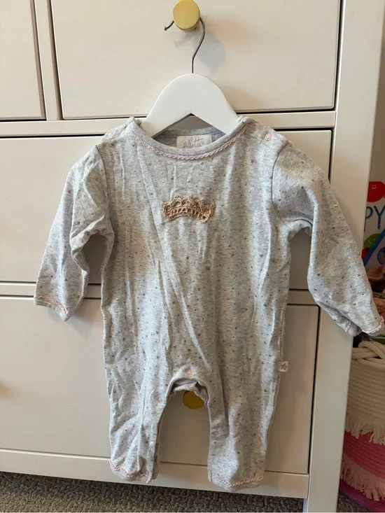 Albetta Baby 6-9 Months Gray Star Crown Romper Footless