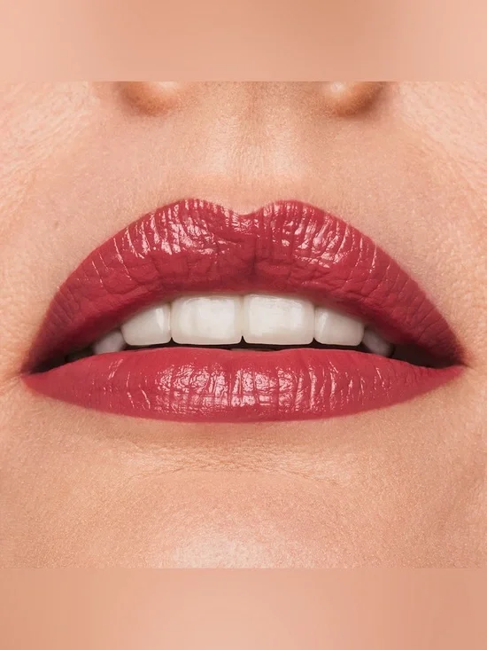 Estée Lauder lip stick and lip liner with free makeup bag