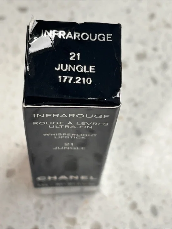 CHANEL Infrarouge WhisperLight Lipstick 21 Jungle - Pink