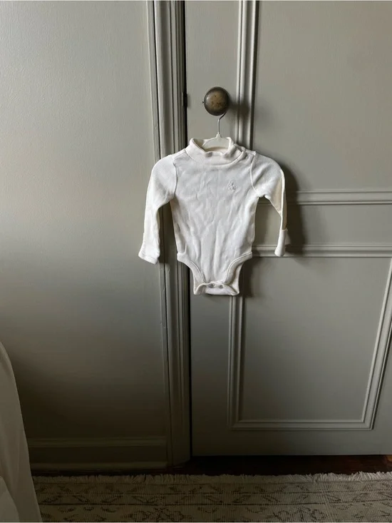 baby GAP Cream Long-Sleeve Baby One-Piece Bodysuit