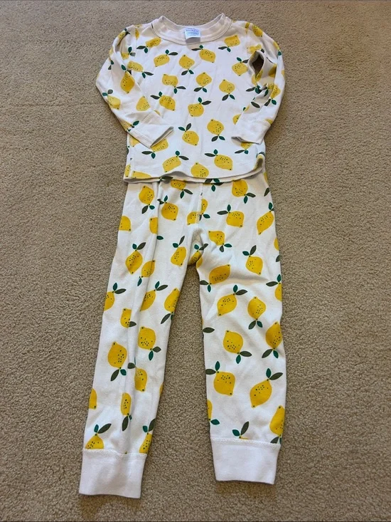 Hanna Andersson Cream Pajama Set with Yellow Lemon Print