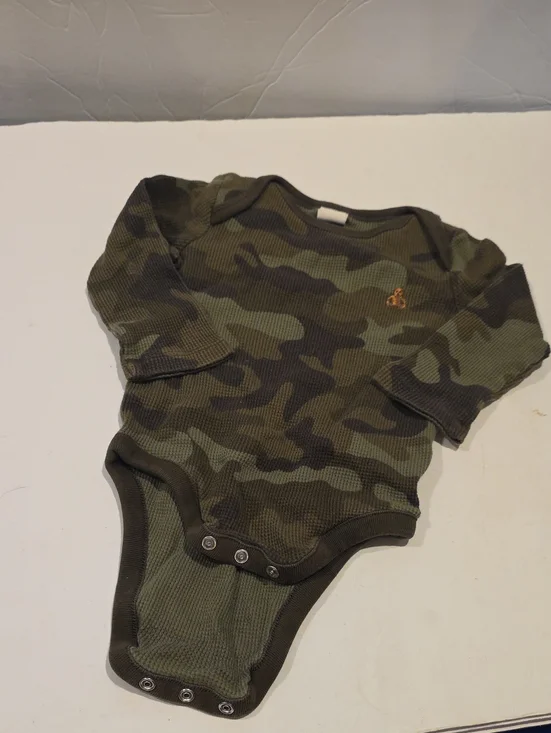 GAP Olive Camo Long-Sleeve Baby One-Piece 6-12 Months