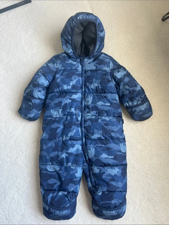 12-18 month Baby GAP Camo One-Piece Snowsuit. Like new!