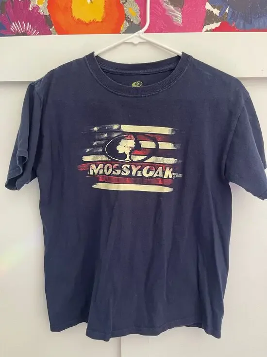 Mossy Oak boys large shirt