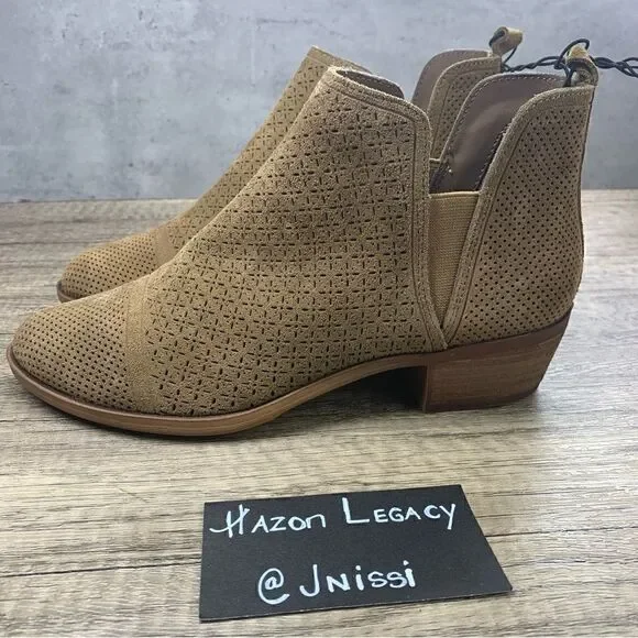 ‎Kensie~Women’s~”Glynda”~Desert Sand Perforated Suede Ankle Booties~Size 8M
