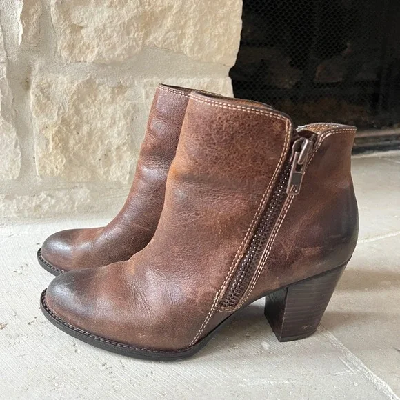 Sofft Wera Brown Leather Distressed Ankle Booties‎ Boots Size 7.5