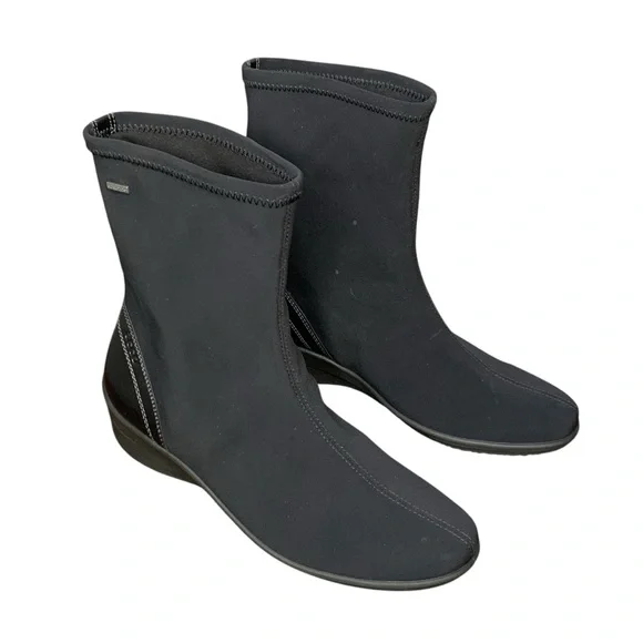 Ecco Ideal Feet Corse Abelone Goretex®️ wedge heel pull on bootie.‎ Size 6-6.5