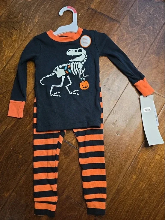 12m brand new halloween pajamas from carter's item. 231G6