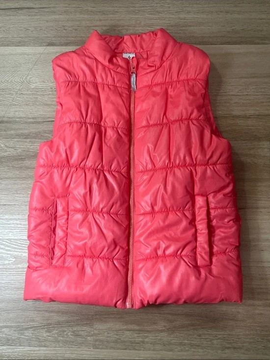 Carter’s Girls Coral Pink Quilted Puffer Vest Zipper Winter and Fall - Size 6