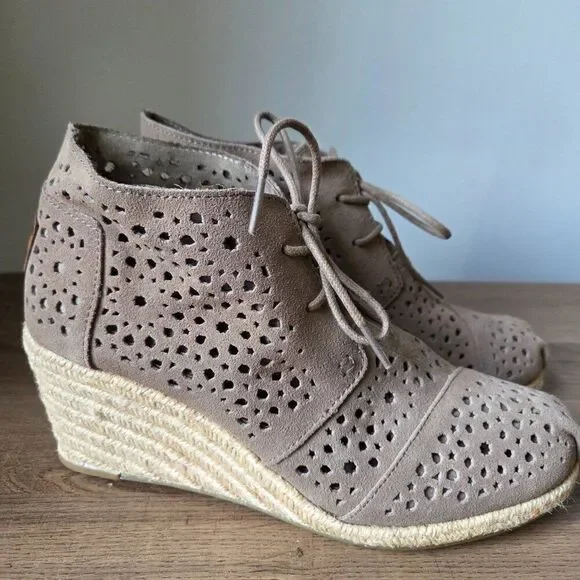 NEW W/O BOX TOMS TAUPE EXPADRILLE WEDGE LEATHER UPPER BOOTIES SIZE 9 WMNS
