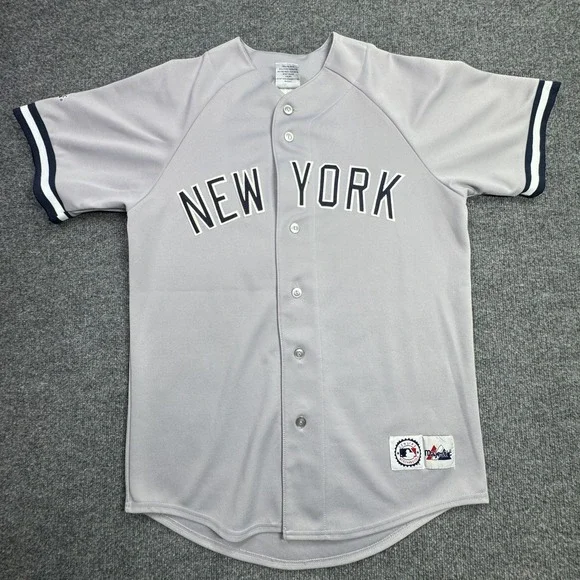 Derek Jeter 2 New York Yankees Majestic Baseball Jersey Youth L Grey Button Up
